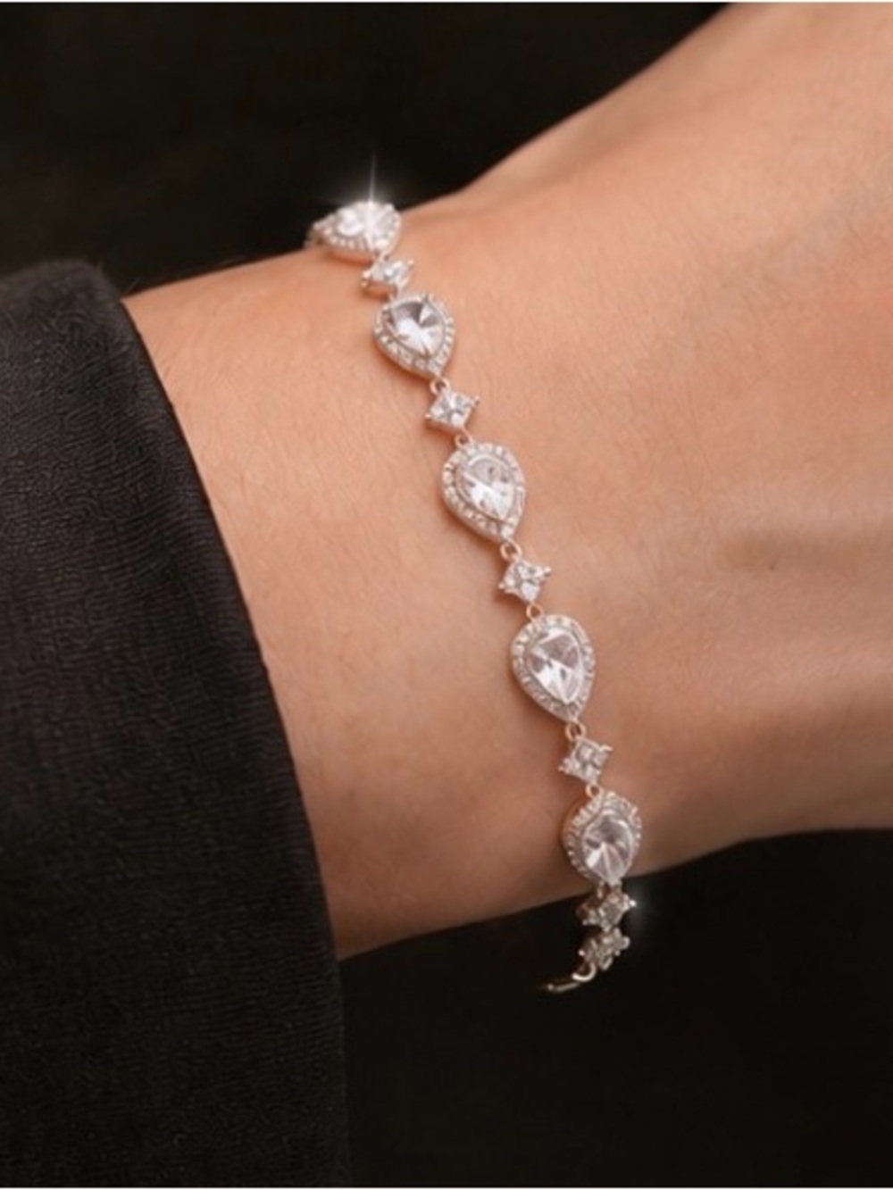 Gold Teardrop Moissanite Bracelet
